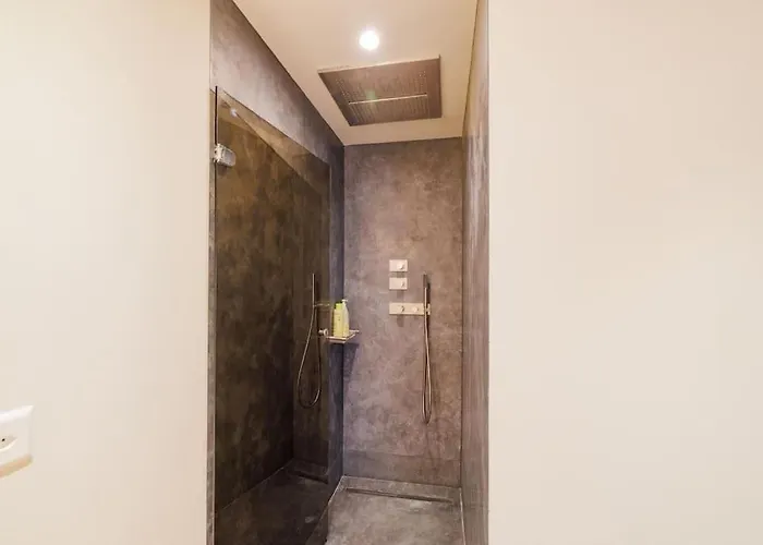 Cosy A 2 Minutes Du *